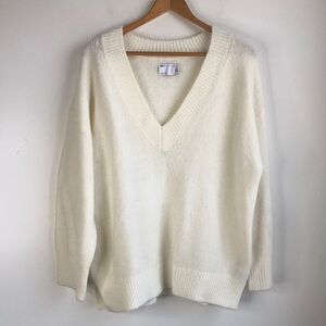 ASOS Design ivory V-Neck Sweater